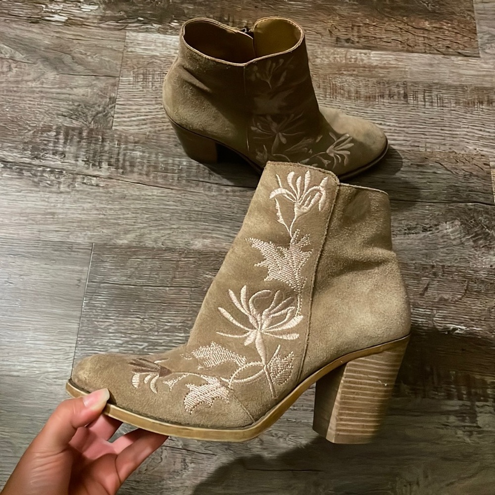 Lucky brand Eleanor booties